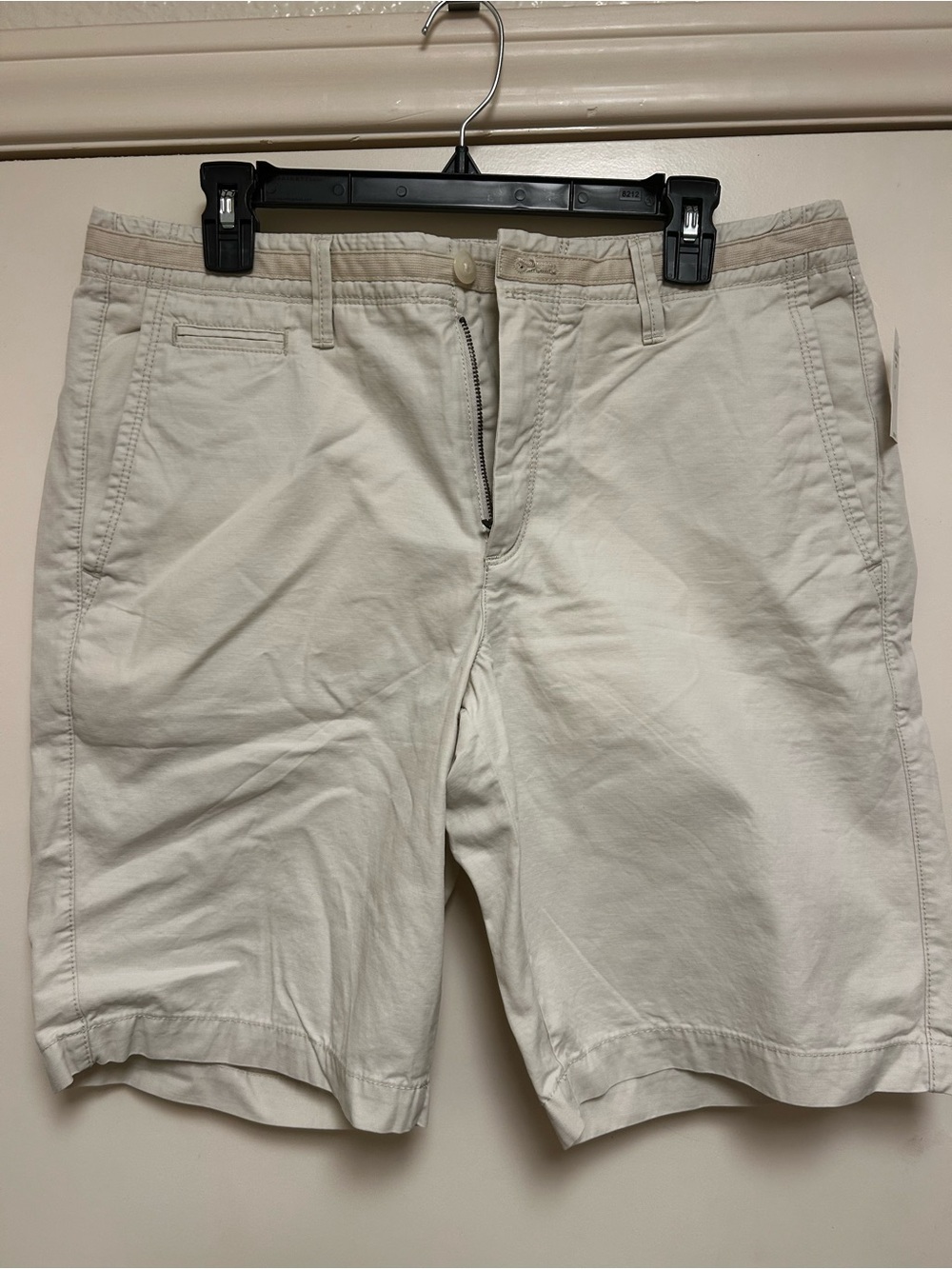 GAP Men's Flat Front Chino Shorts - Cream